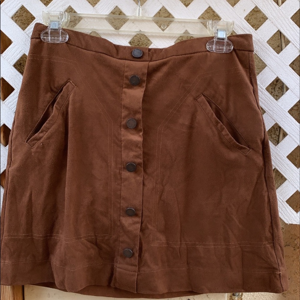 Brown knee length skirt with functional pockets